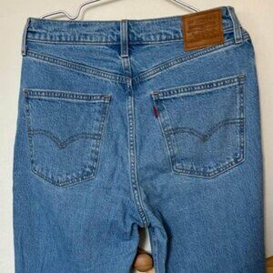 Levi’s high rise straight jeans 29